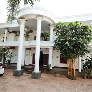 https://sreedevi-gardens.kerala-hotels.net
